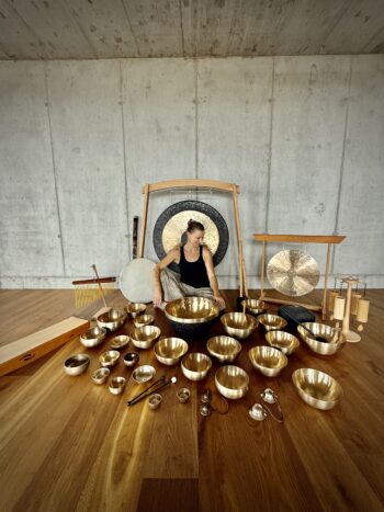 Klangbad - Sound Bath im Aerial Yogatuch